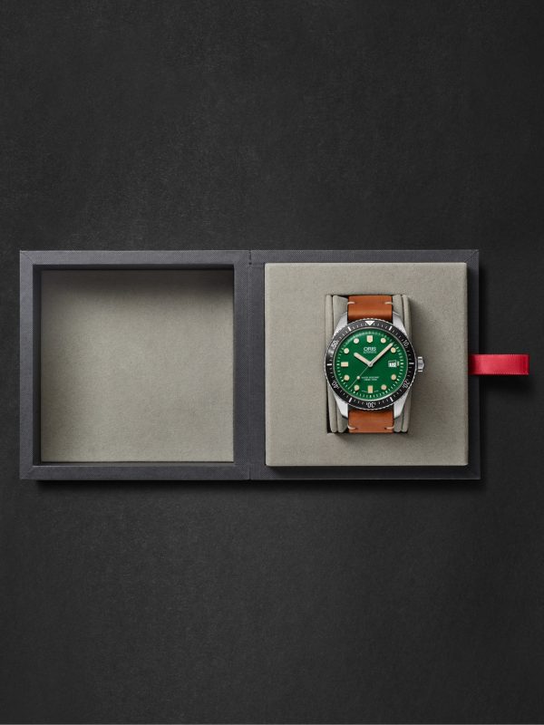 Divers Sixty-Five Date Automatic 42mm Stainless Steel and Leather Watch, Ref. No. 01 733 7720 4057-07 5 21 45 - E3