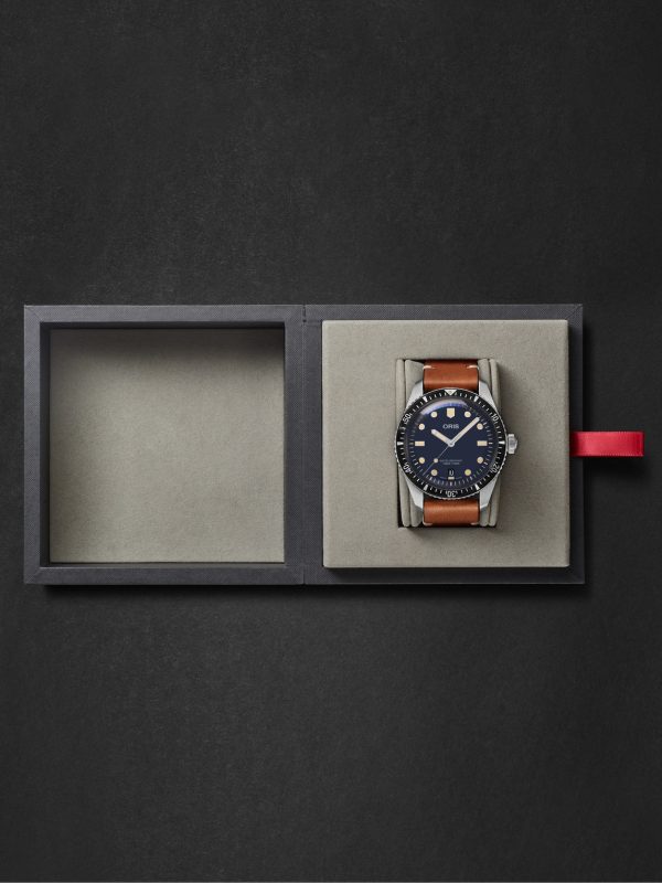 Divers Sixty-Five Date Automatic 40mm Stainless Steel and Leather Watch, Ref. No. 01 733 7707 4055-07 5 20 45 - E3 Divers Sixty-Five Date Automatic 40mm Stainless Steel and Leather Watch, Ref. No. 01 733 7707 4055-07 5 20 45 - E3