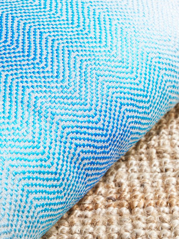 Scia Dégradé Jacquard Down Cushion - CU Scia Dégradé Jacquard Down Cushion - CU
