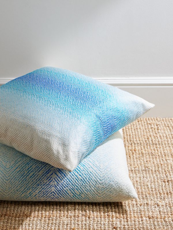 Scia Dégradé Jacquard Down Cushion - OU Scia Dégradé Jacquard Down Cushion - OU