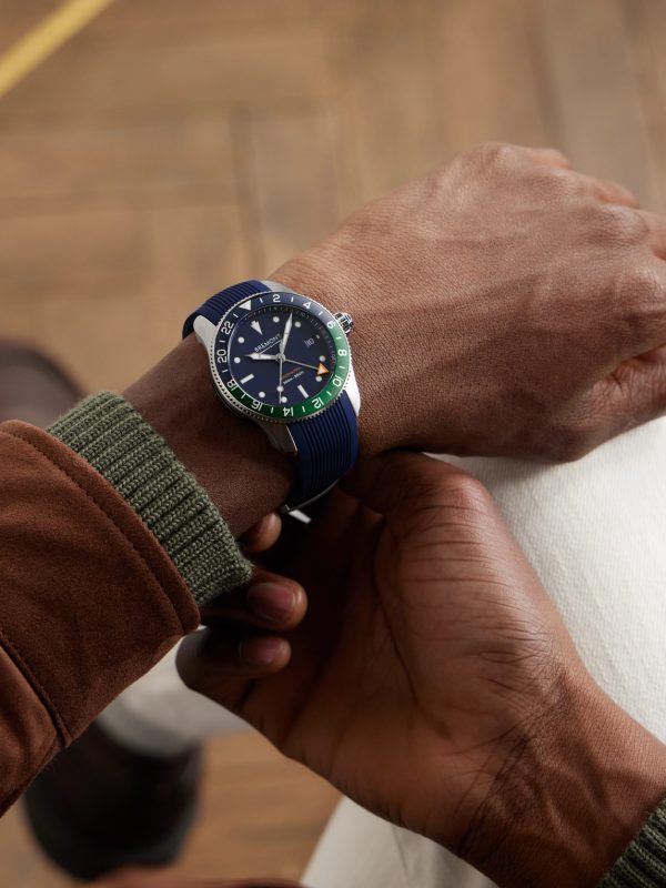 The Supermarine S302 JET Automatic GMT 40mm Stainless Steel and Rubber Watch, Ref. S302-BLGN-R-S - OU The Supermarine S302 JET Automatic GMT 40mm Stainless Steel and Rubber Watch, Ref. S302-BLGN-R-S - OU