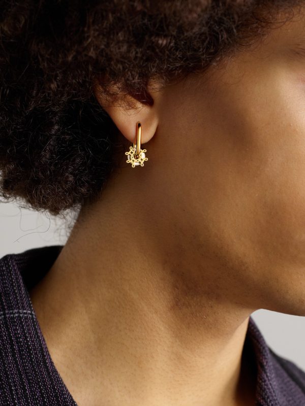 Small Chubby Ear Hoop and Never Ending Knot 18-Karat Gold and Enamel Single Earring - FR Small Chubby Ear Hoop and Never Ending Knot 18-Karat Gold and Enamel Single Earring - FR