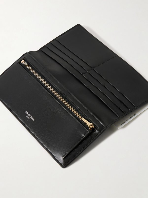 Passport Logo-Debossed Leather Bifold Wallet - E1