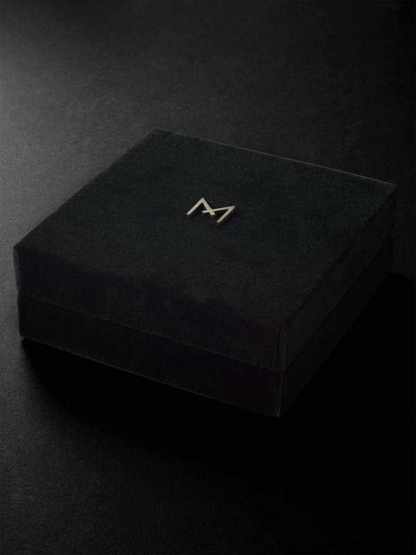 Hokkaido 18-Karat Gold and Black Pearl Bracelet - E3 Hokkaido 18-Karat Gold and Black Pearl Bracelet - E3