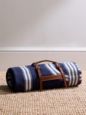 Berken Merino Wool and Cashmere-Blend Jacquard Blanket Berken Merino Wool and Cashmere-Blend Jacquard Blanket