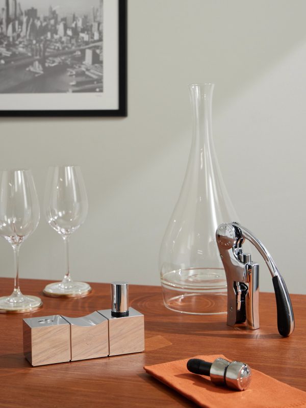 Bouchons Millésimés Set of Two Engraved Silver-Tone Wine Stoppers - OU
