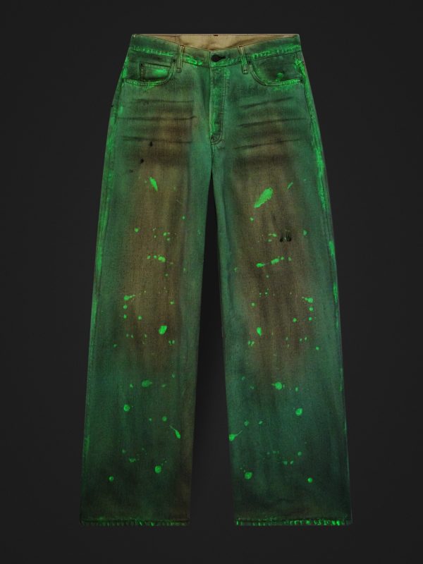Traffic Straight-Leg Distressed Jeans - E3 Traffic Straight-Leg Distressed Jeans - E3