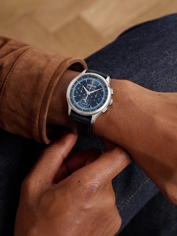 Master Control Automatic Chronograph 40mm Stainless Steel and Leather Watch, Ref. No. Q4138480 - OU
