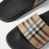 Checked Rubber Slides - CU Checked Rubber Slides - CU