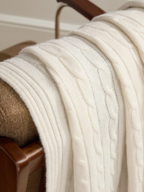 Cable-Knit Cashmere Throw - CU Cable-Knit Cashmere Throw - CU