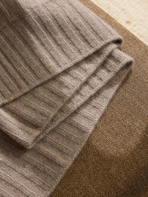 Cable-Knit Cashmere Throw - CU Cable-Knit Cashmere Throw - CU