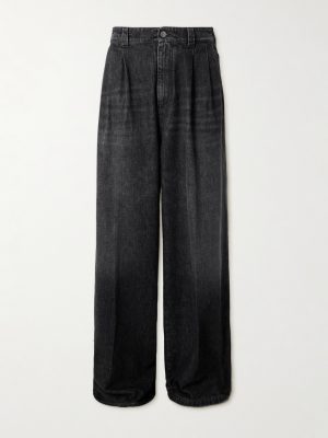 Pleated Wide-Leg Jeans