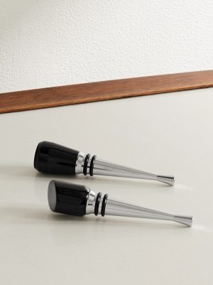 Set of Two Horn and Stainless Steel Bottle Stoppers Set of Two Horn and Stainless Steel Bottle Stoppers