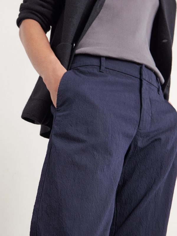 Slim-Leg Crinkled Cotton-Blend Trousers - E1
