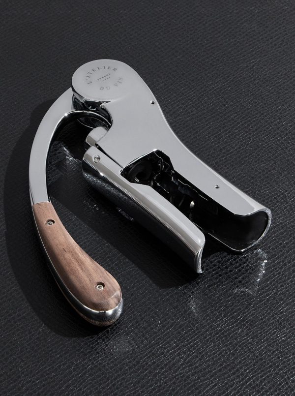 Oeno Motion® Nomad Silver-Tone and Walnut Corkscrew - E1 Oeno Motion® Nomad Silver-Tone and Walnut Corkscrew - E1