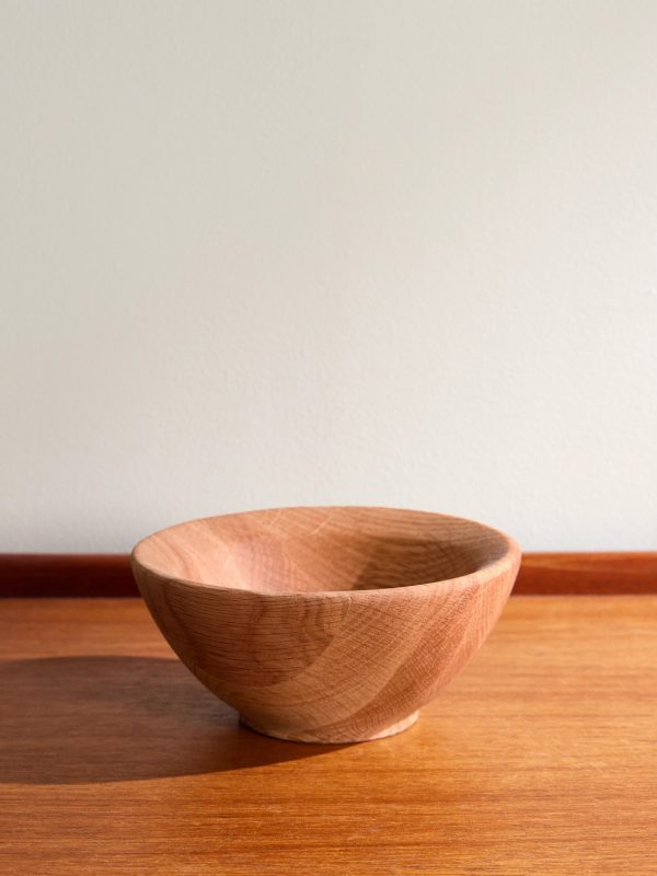 Set of Two Oak Bowls Set of Two Oak Bowls