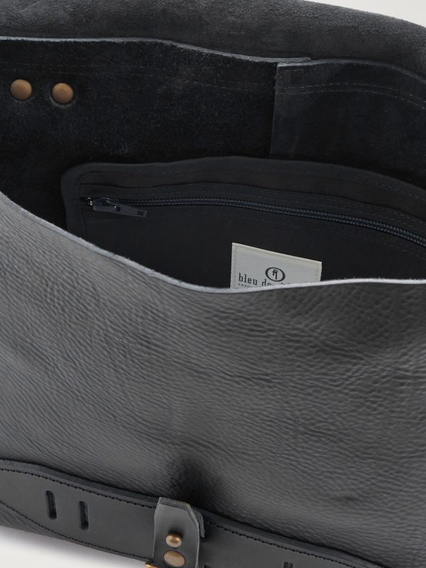 Lucien Full-Grain Leather Messenger Bag - E1