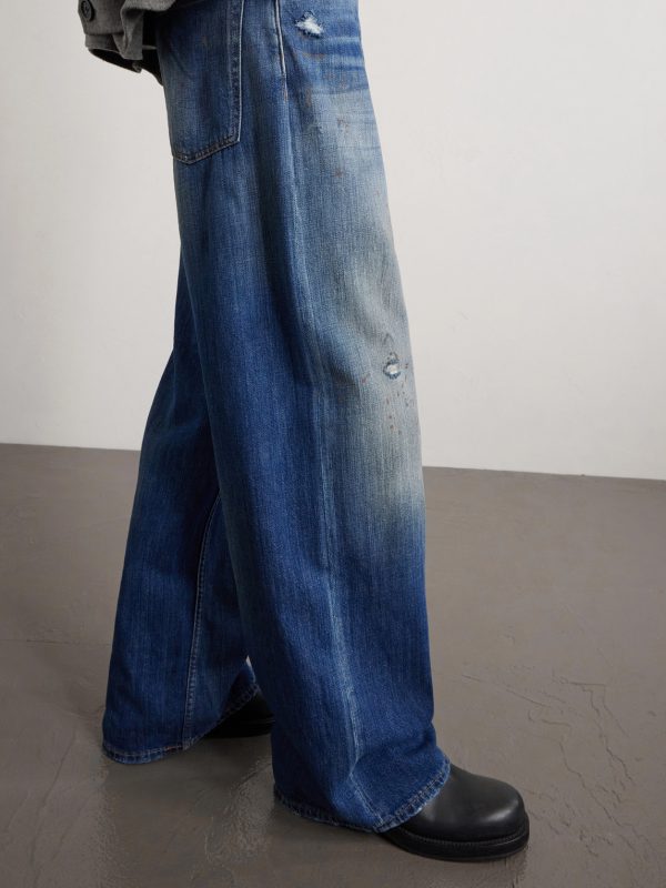 Straight-Leg Distressed Jeans - E1 Straight-Leg Distressed Jeans - E1