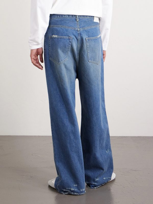 Straight-Leg Distressed Jeans - BK Straight-Leg Distressed Jeans - BK