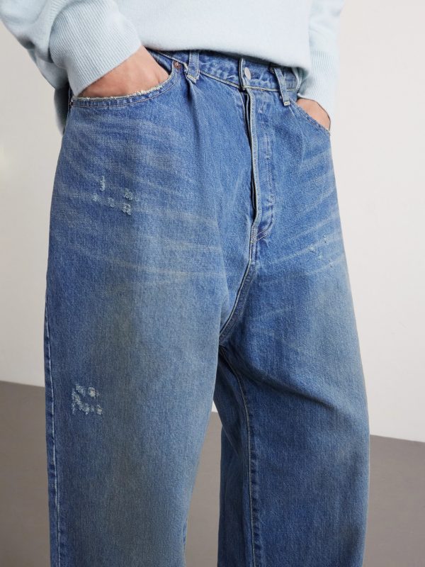 Straight-Leg Distressed Jeans - CU Straight-Leg Distressed Jeans - CU