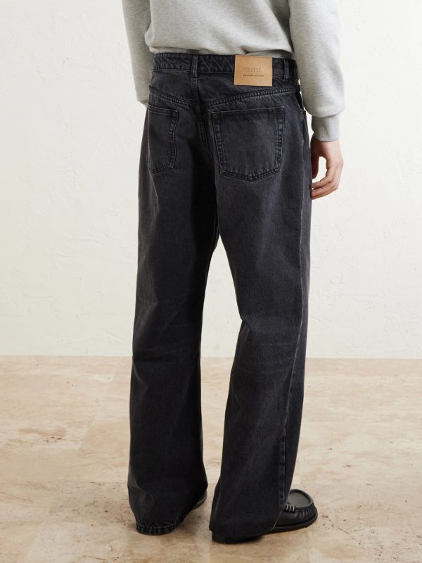 Straight-Leg Jeans - BK