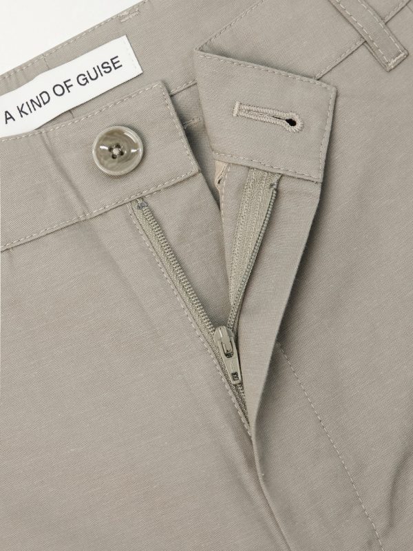 Juno Straight-Leg Pleated Lyocell, Cotton and Linen-Blend Shorts - CU Juno Straight-Leg Pleated Lyocell, Cotton and Linen-Blend Shorts - CU