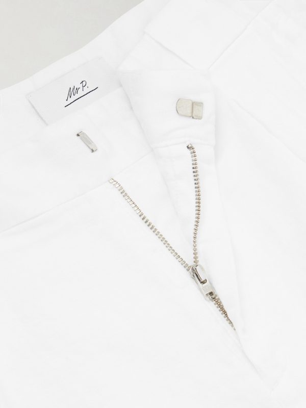 Straight-Leg Pleated Linen Shorts - E1