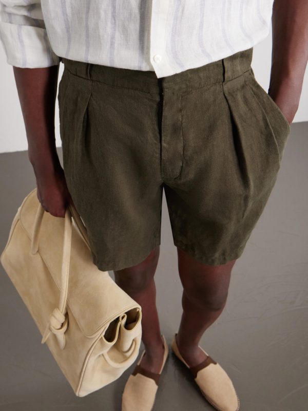 Straight-Leg Pleated Linen Shorts - CU Straight-Leg Pleated Linen Shorts - CU