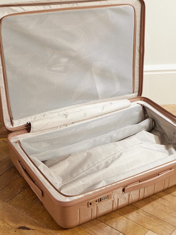 H7 Essential Hardshell Check-In Suitcase - E1 H7 Essential Hardshell Check-In Suitcase - E1