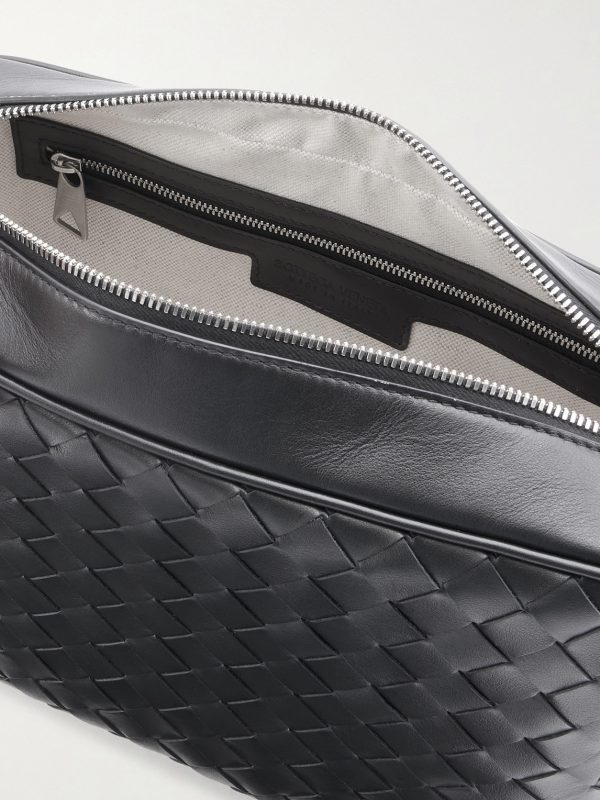 Intrecciato Leather Messenger Bag - E1