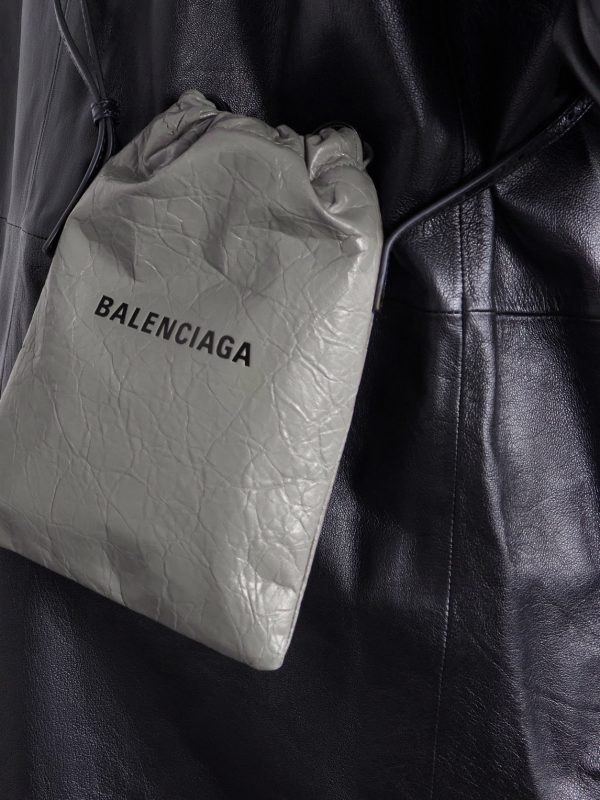Shopper Logo-Debossed Crinkled-Leather Phone Pouch - E3 Shopper Logo-Debossed Crinkled-Leather Phone Pouch - E3