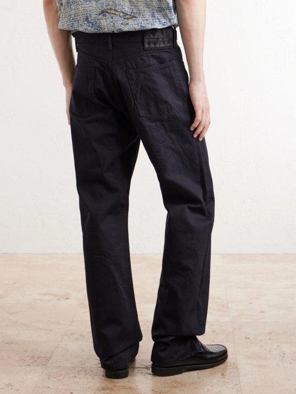 Straight-Leg Jeans - BK