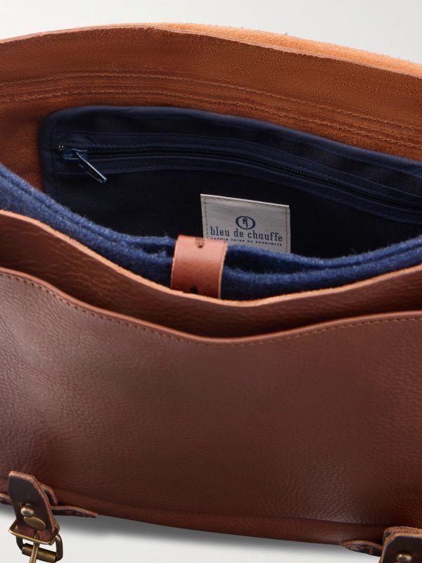 Éclair Leather Messenger Bag - E1