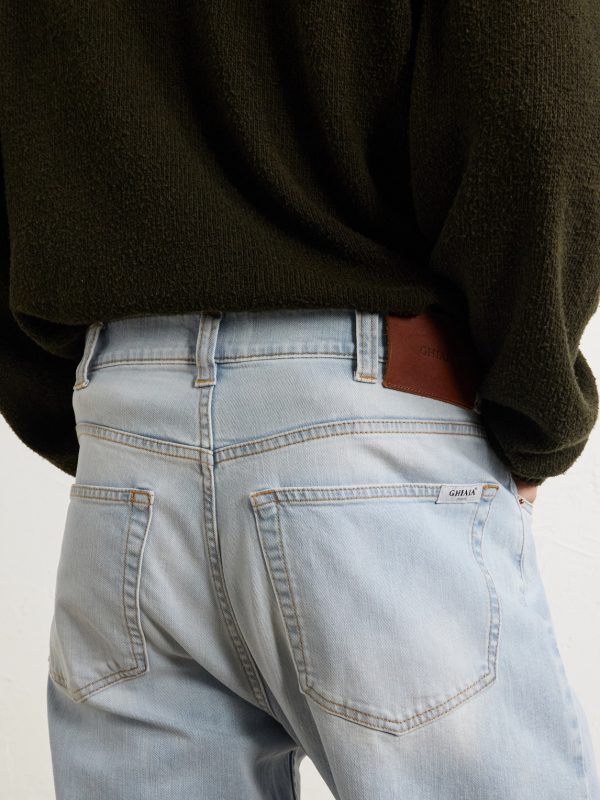 Straight-Leg Jeans - CU