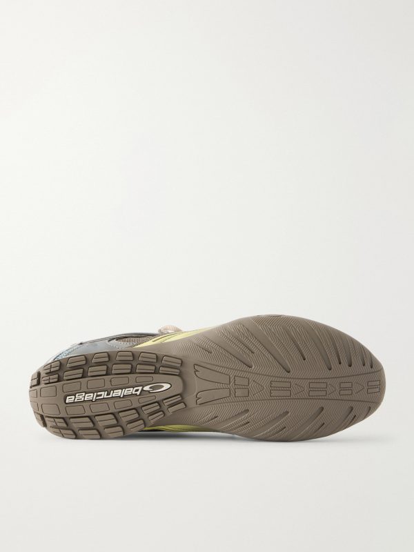 Radar Gradient Lines Mesh and Rubber Sneakers - E1 Radar Gradient Lines Mesh and Rubber Sneakers - E1