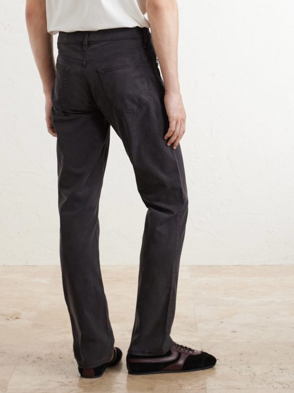 The Modern Slim-Fit Straight-Leg Jeans - BK