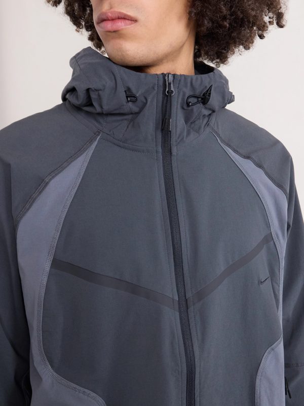 Tech Logo-Embroidered Colour-Block Dri-FIT Hooded Jacket - CU