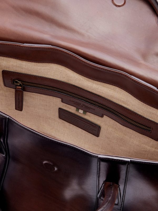 Bostonian 001 Leather Weekend Bag - E1