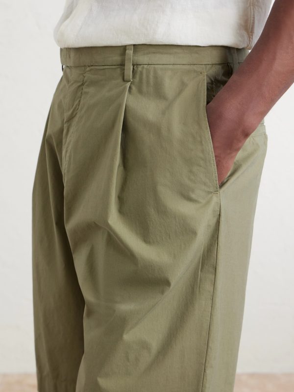 Straight-Leg Pleated Cotton-Blend Poplin Shorts - CU