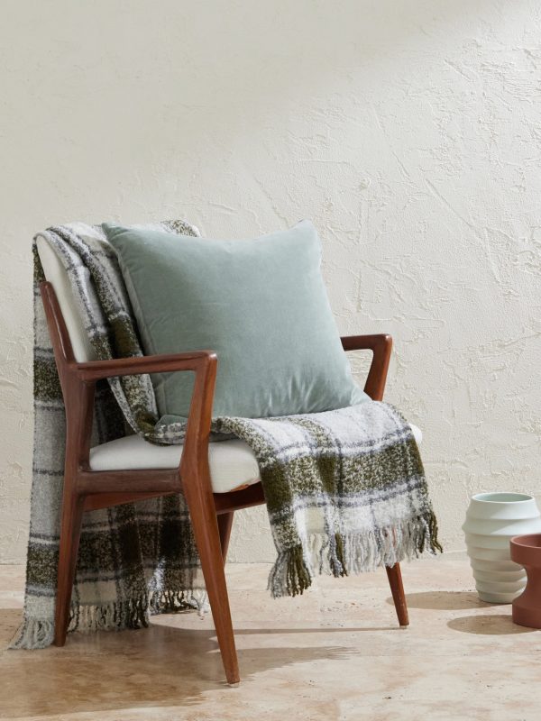 Fringed Checked Alpaca Wool-Blend Bouclé Throw - OU
