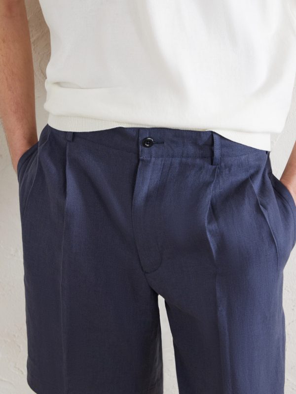 Straight-Leg Pleated Linen Shorts - E1 Straight-Leg Pleated Linen Shorts - E1