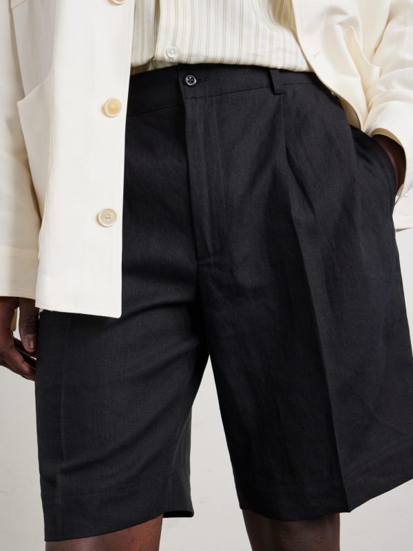 Straight-Leg Pleated Linen Shorts - CU Straight-Leg Pleated Linen Shorts - CU