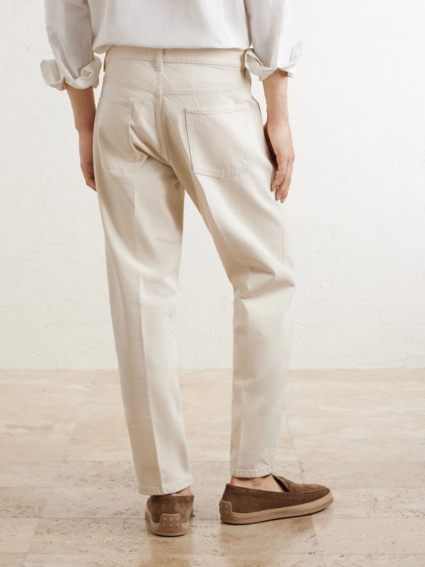 Straight-Leg Jeans - BK