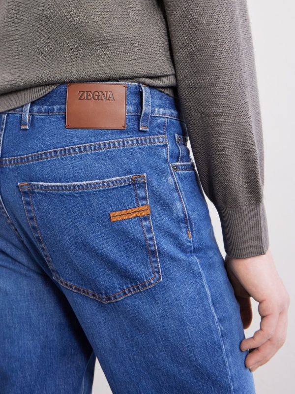 Vintage House Straight-Leg Jeans - E1