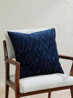 Fossile jacquard cushion