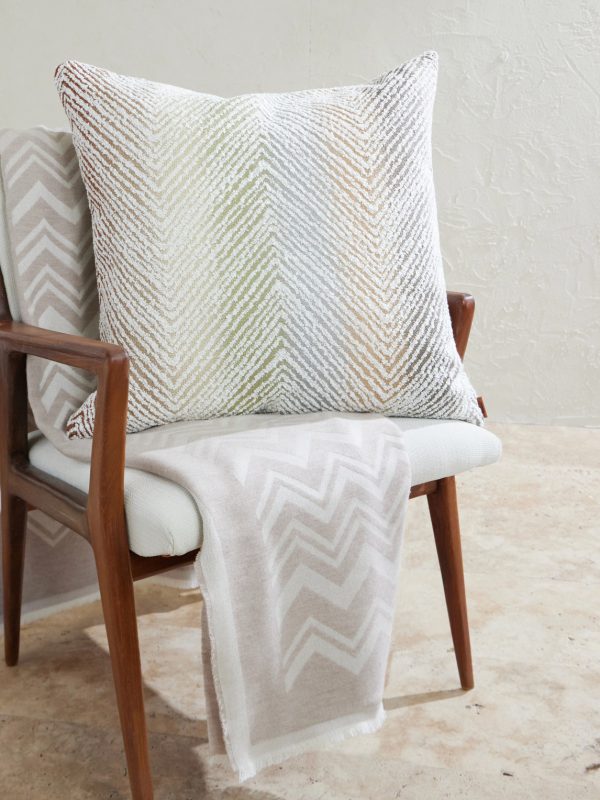 Velvet-Jacquard Cushion - OU Velvet-Jacquard Cushion - OU