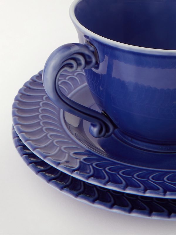 + Ginori Set of Two Porcelain Tea Cups and Saucers - CU + Ginori Set of Two Porcelain Tea Cups and Saucers - CU