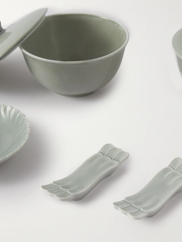 + Ginori Asia Set of Two Porcelain Bowls and Chopstick Holders - CU + Ginori Asia Set of Two Porcelain Bowls and Chopstick Holders - CU