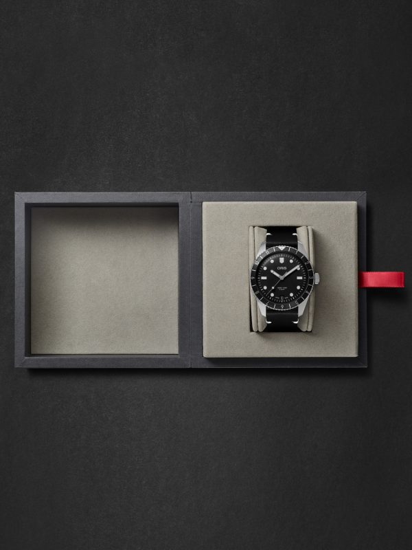 Divers Sixty-Five Automatic 40mm Stainless Steel and Leather Watch, Ref. No. 01 400 7772 4054-07 5 20 82 - E3 Divers Sixty-Five Automatic 40mm Stainless Steel and Leather Watch, Ref. No. 01 400 7772 4054-07 5 20 82 - E3