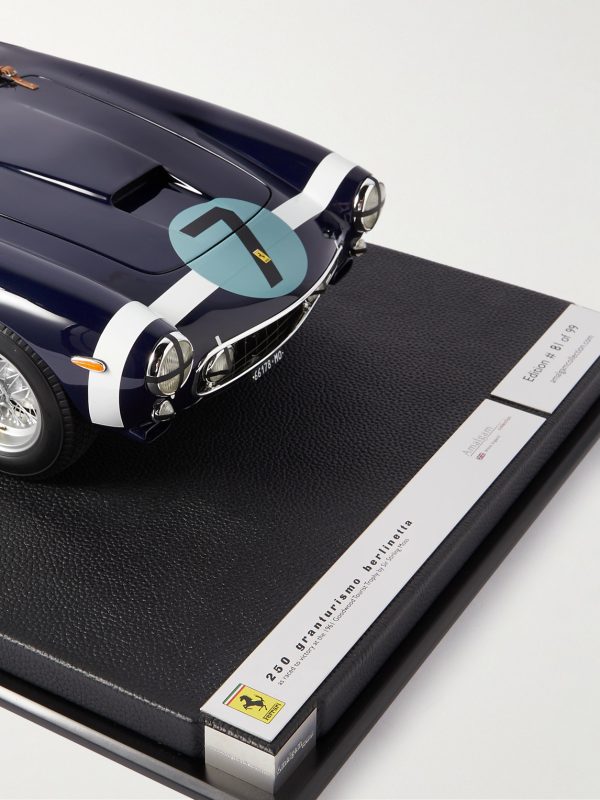Ferrari 250 GT Berlinetta (1961) Limited Edition 1:8 Model Car - E1 Ferrari 250 GT Berlinetta (1961) Limited Edition 1:8 Model Car - E1